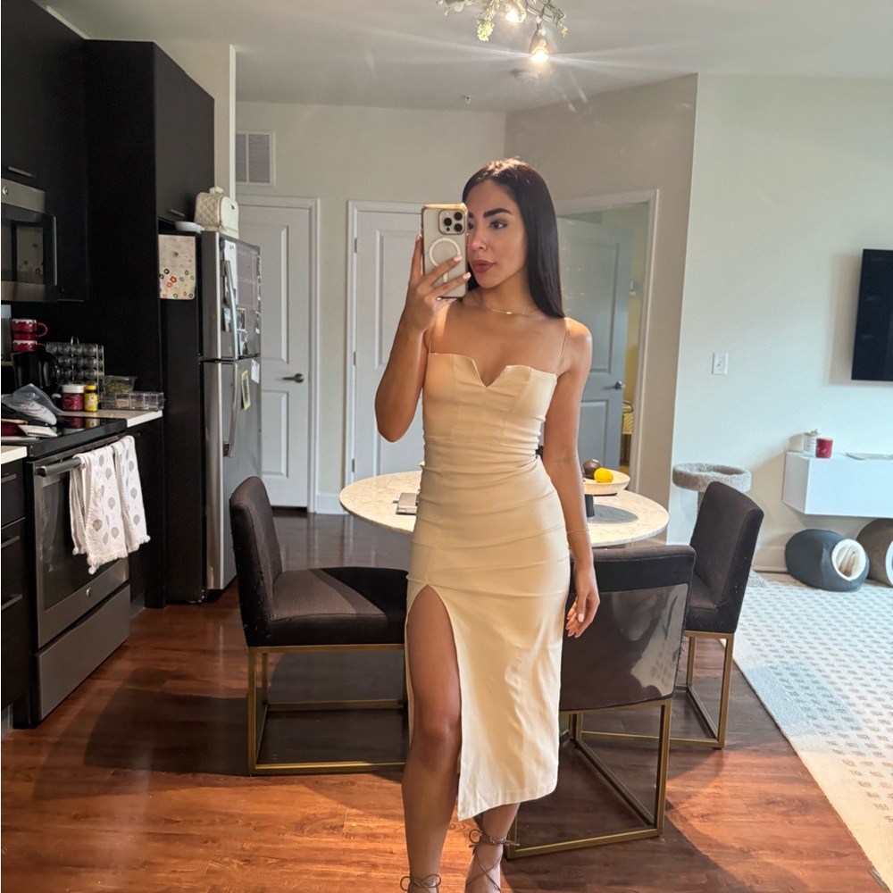 Elegant Cream Strapless Midi Dress